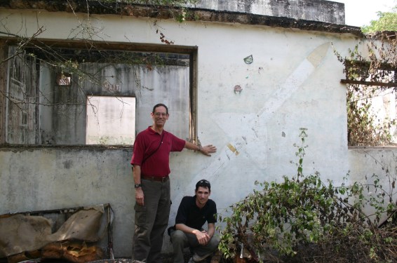 2007 12 29 Udorn, Missile Shop, AIM-7 Wall 4